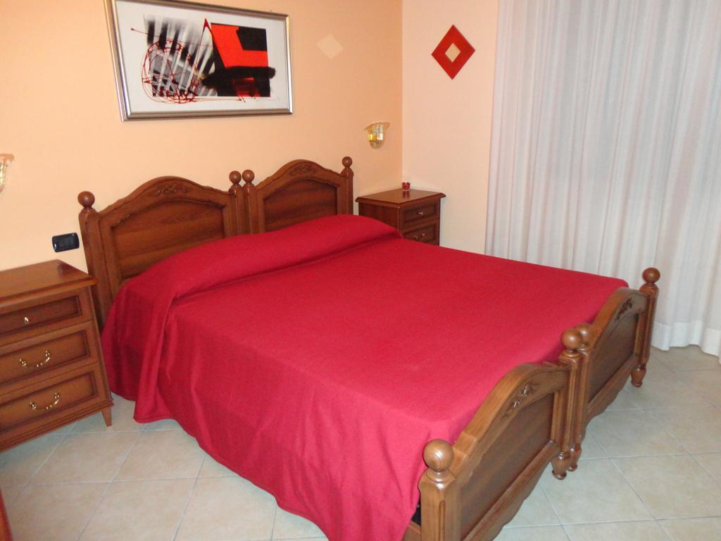 Pinus Rooms Benevento Rum bild